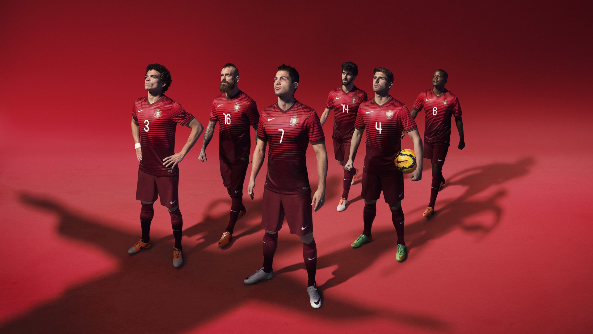 AC MILANSPORTS-中国足球锋线组合类型及适配性，中国足球锋线组合类型及适配性是什么